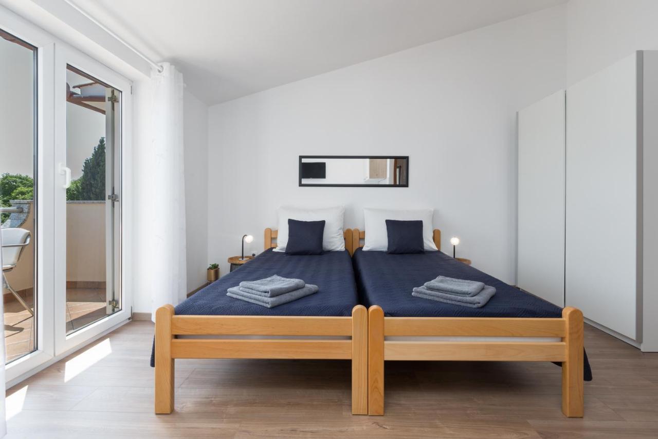 Apartments Emil Pula Exterior photo