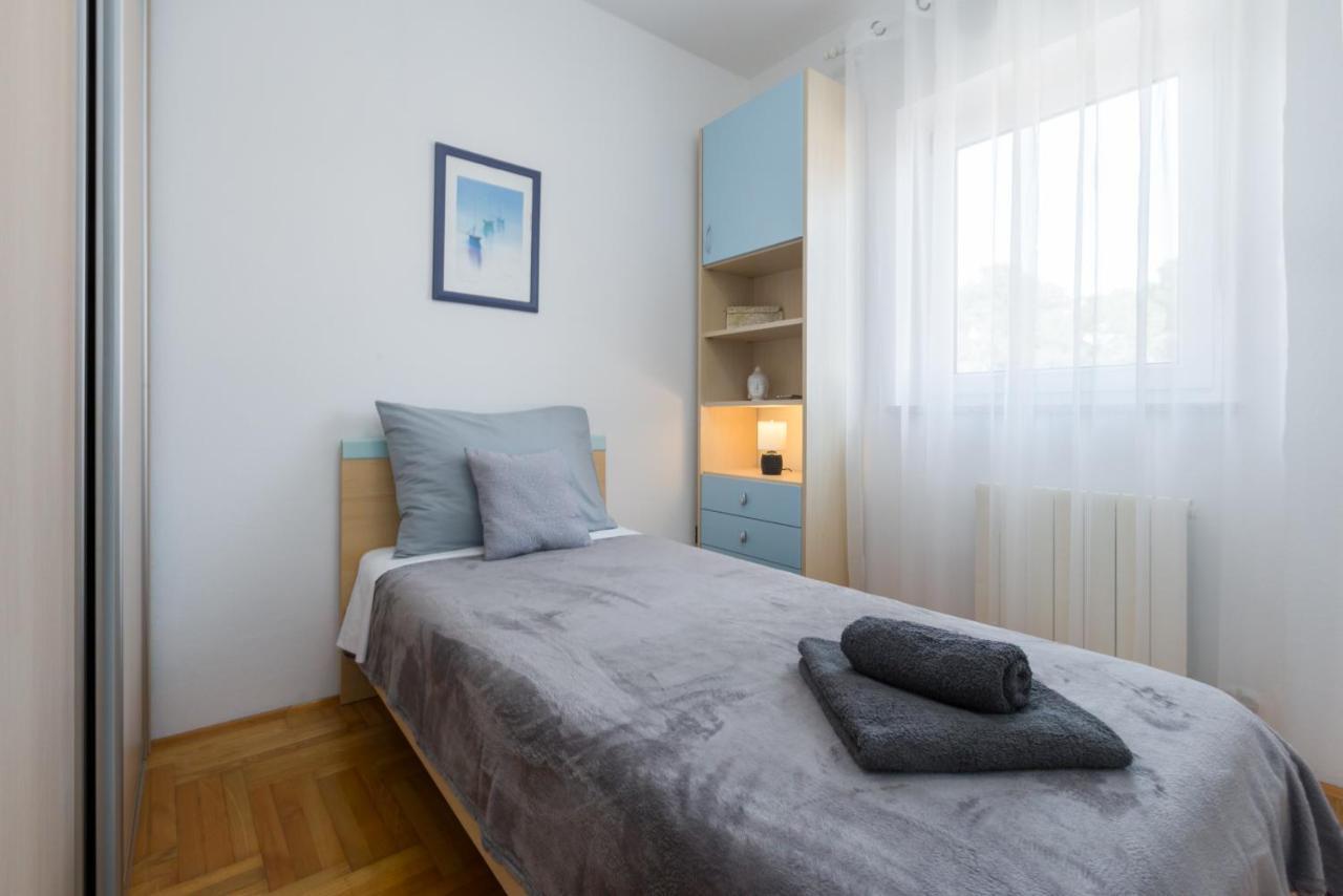 Apartments Emil Pula Exterior photo
