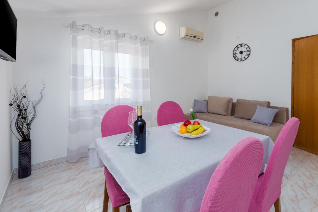 Apartments Emil Pula Exterior photo